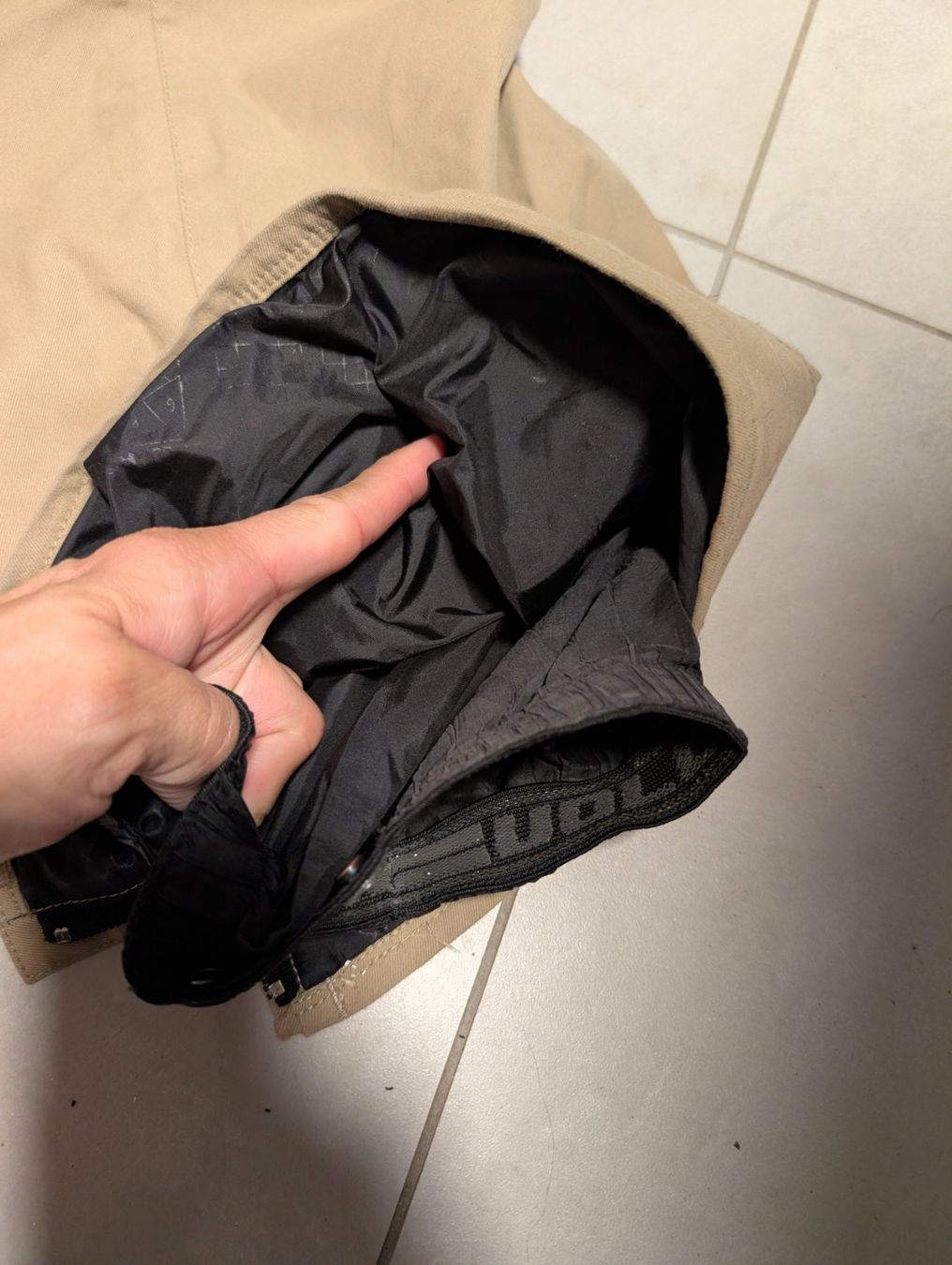 Pantaloni: Pantalon snowboard VOLCOM beige - taille S – Usato da Verbier venduto da gab_2klq 6