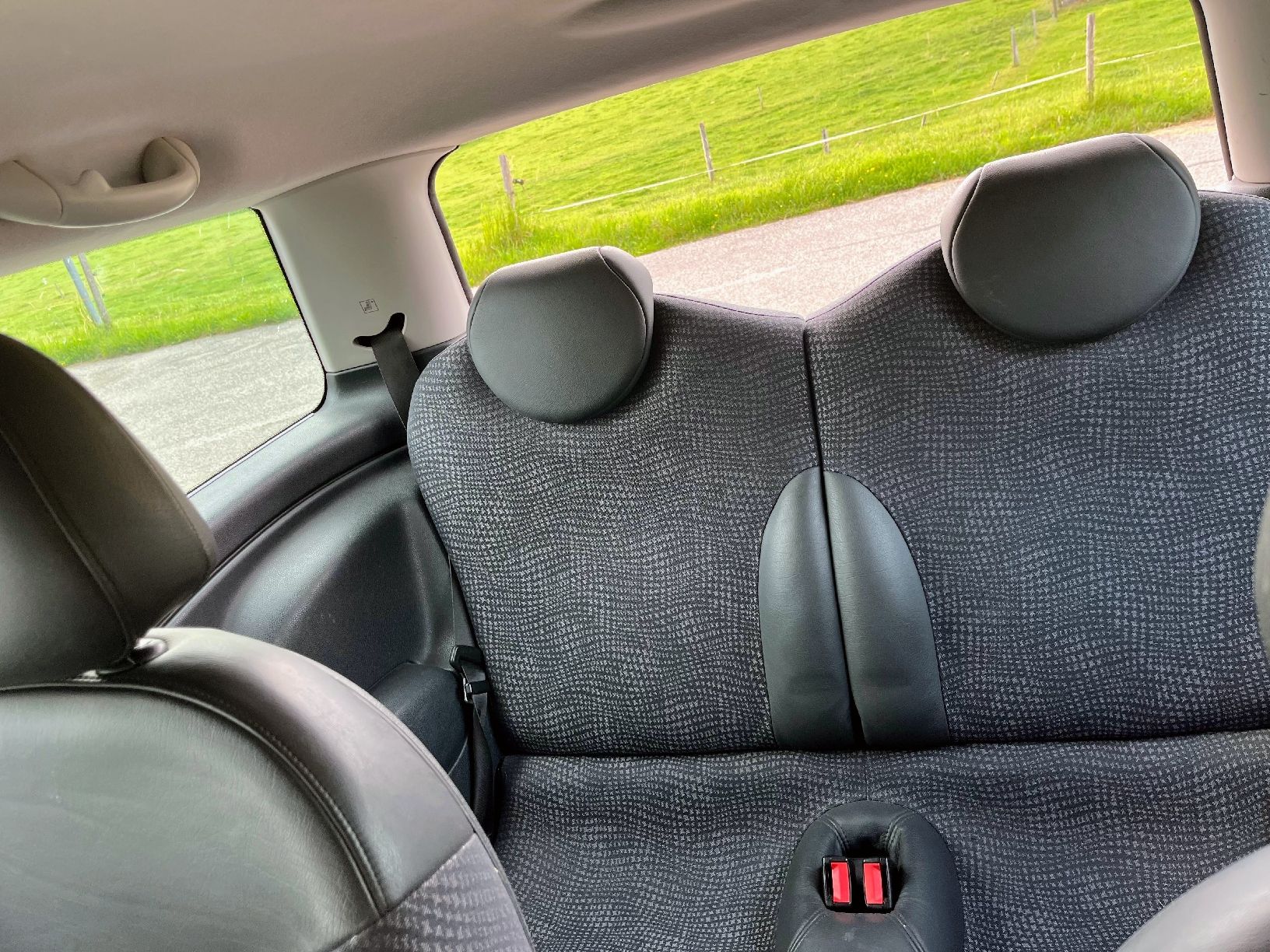 Mini Autos: Mini Cooper – D'occasion à Tscheppach par LoveIsInTheAir 4