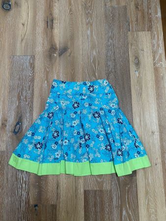 Jolie jupe en coton. 8ans