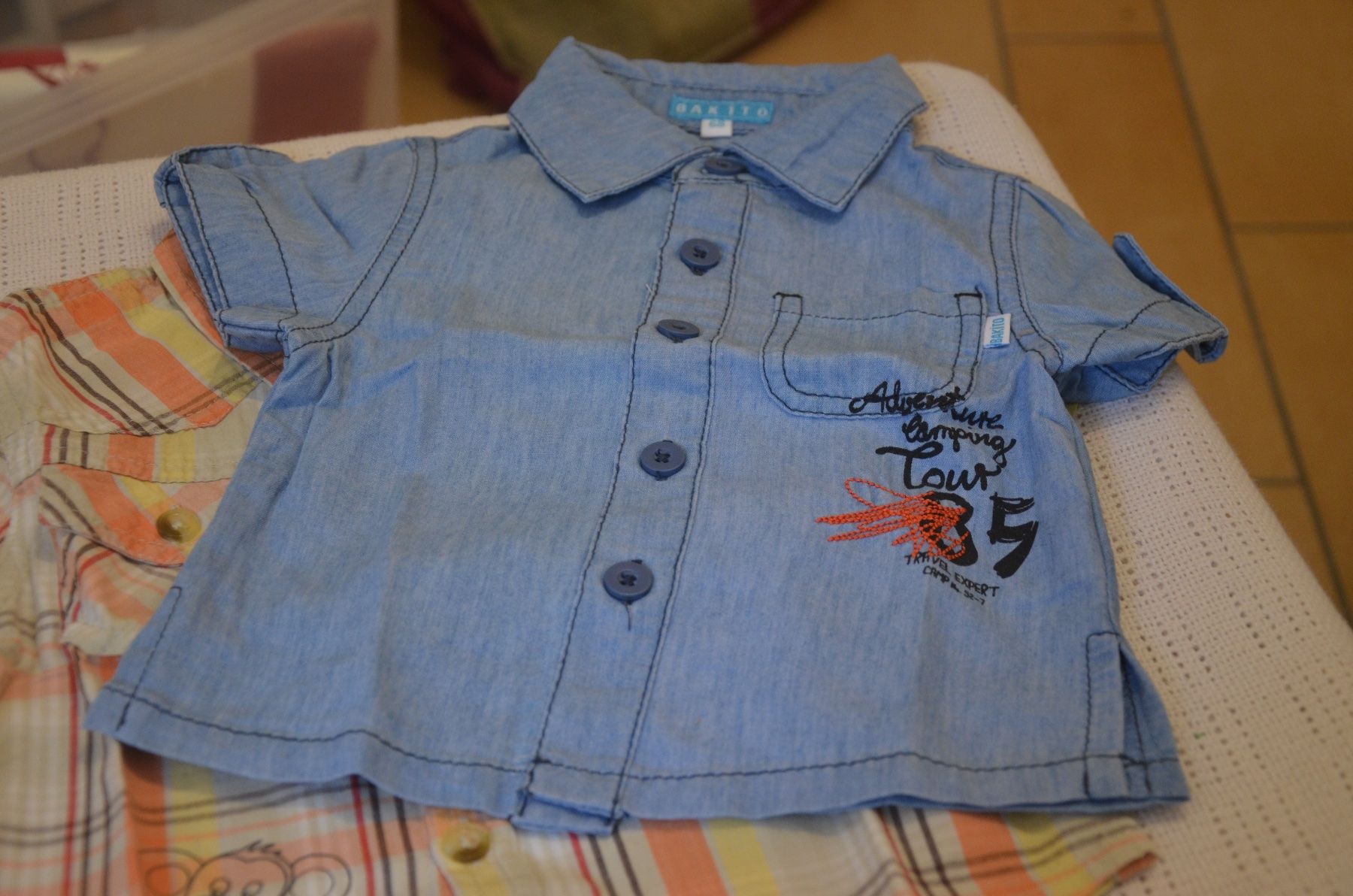 Camicie, Top & T-shirt: TAILLE 68 - 3 HEMD – Usato da Chiasso venduto da Dolly015 2