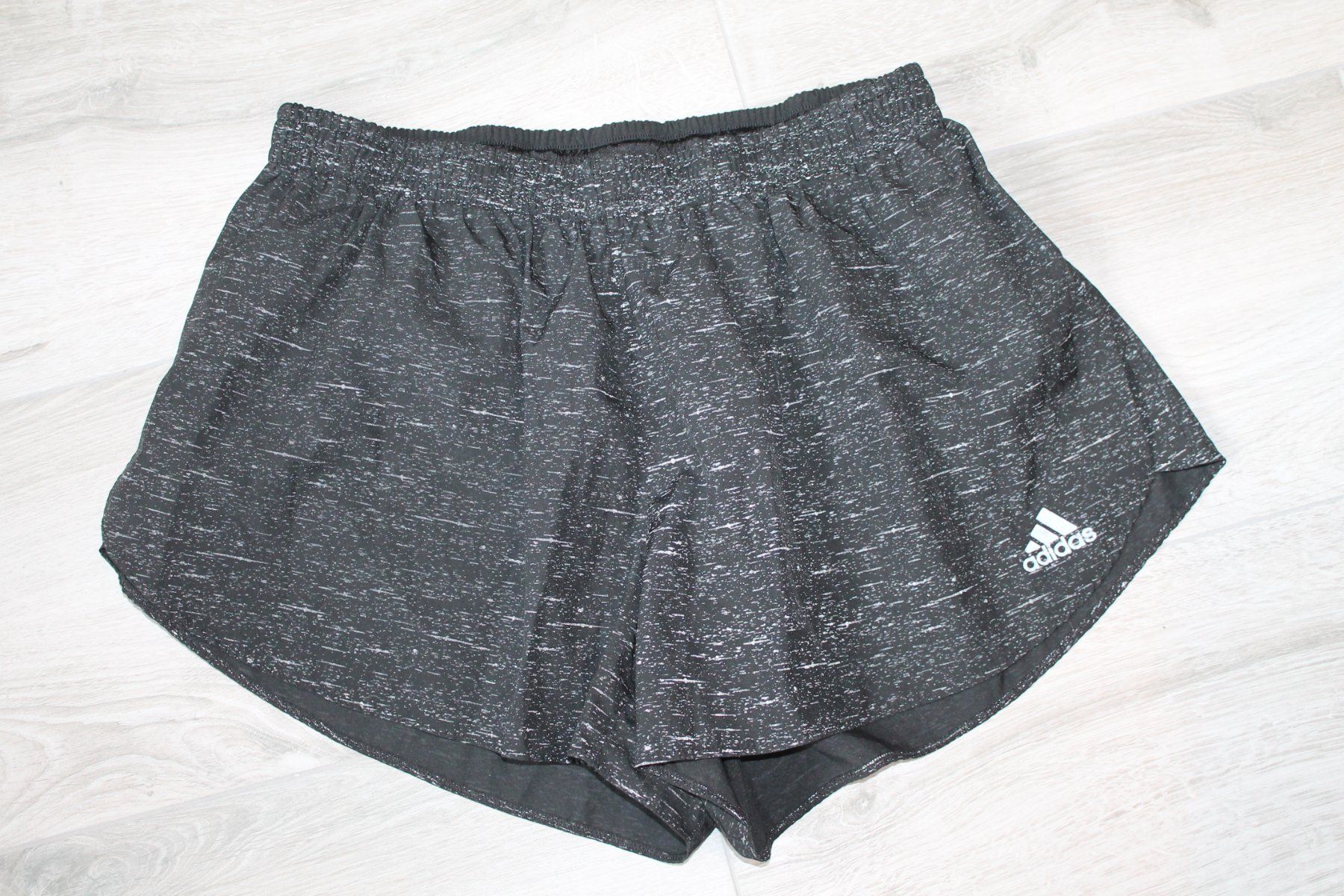Adidas Hosen: Short ADIDAS taille XL – Gebraucht aus Chez-le-Bart von jasse