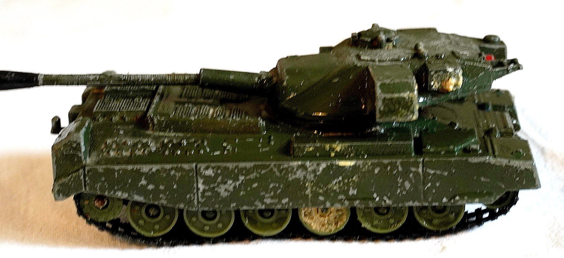 Corgi Toys Kit di modellismo & Modellini statici: Panzer von Corgitoys Cheaftan Medium Tanks – Usato da Baar venduto da 2cvbaar