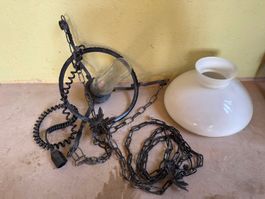 Antike Hängelampe aus Schmiedeeisen mit Opalglas