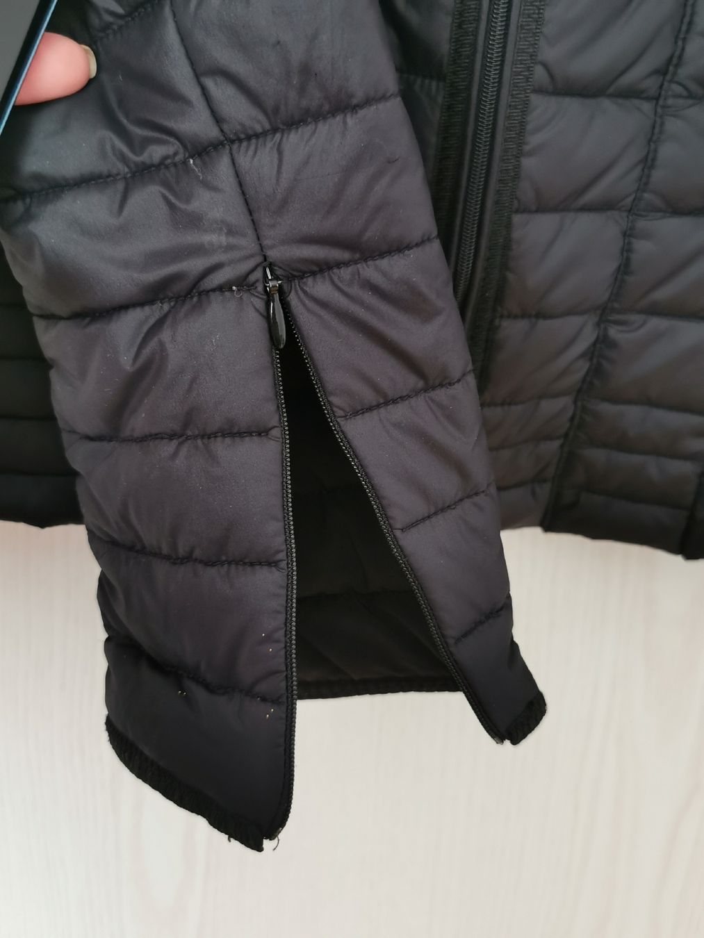 Guess Giacche: Guess-Jacke schwarz M/L – Usato da Ebnat-Kappel venduto da ani_fq2z 8