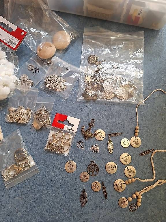 Kit bricolage: Diverse Bastelutensilien – Usato da Erlinsbach SO venduto da roman728