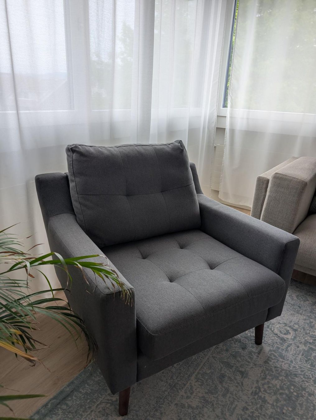 Poltrone: Comfortable Grey Armchair Excellent Condition Easy Transport – Usato da Pfäffikon SZ venduto da mag_q79n