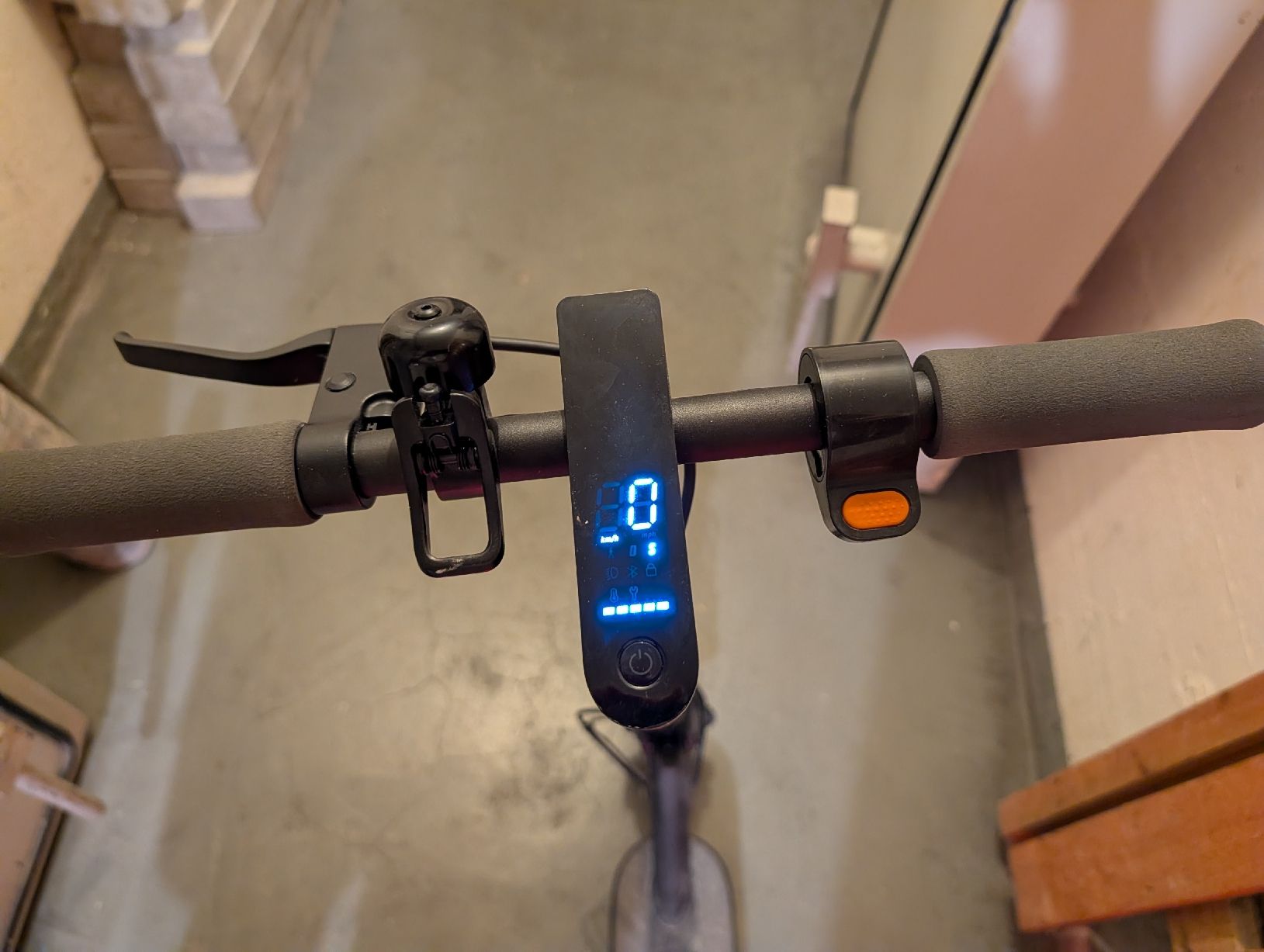 Xiaomi Kickboard: Xiaomi essentials e-Scooter  – D'occasion à Zürich par lheilig 5