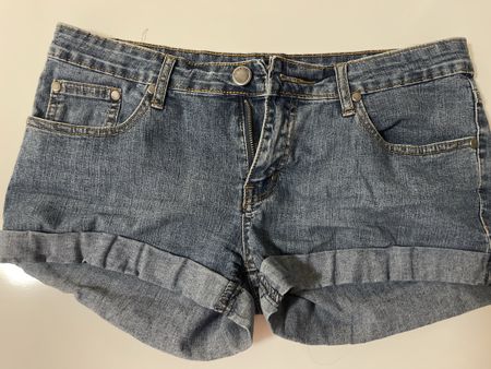 Shorts One Love Denim Damen Jeans Grösse S gute Zustand