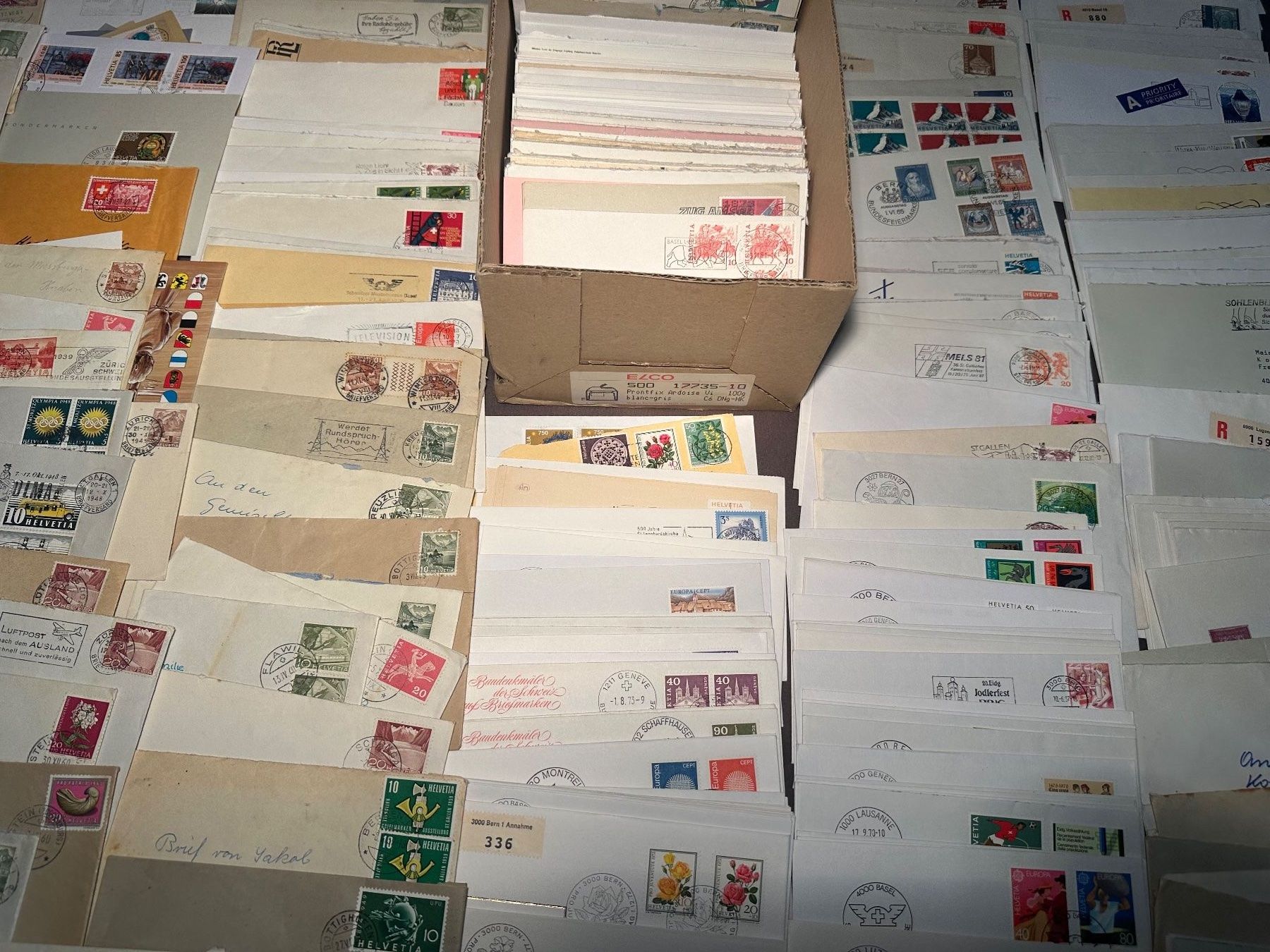 Tutti i francobolli: Grosse Sammlung Bedarfsbriefe Sonderbriefe FDC usw. – Usato da Stettfurt venduto da 2442