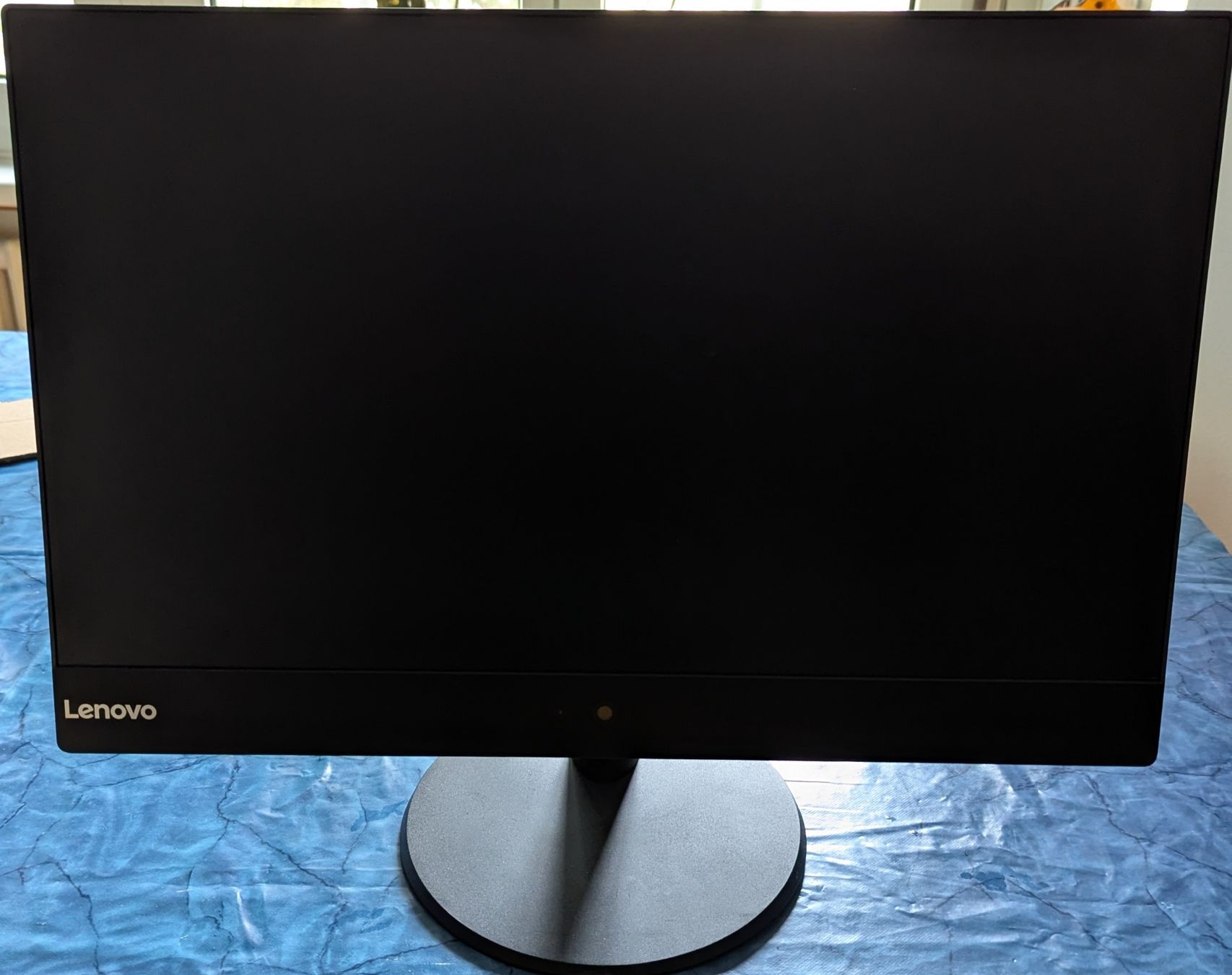 Lenovo PC: Lenovo V510z All-in-one PC – Difettoso da Zürich venduto da pointedarch
