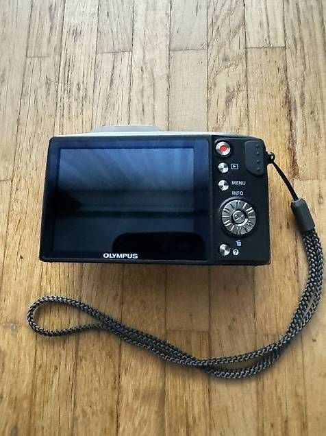 Fotocamera: Olympus Digitalkamera mit 24x optischem Zoom – Usato da Zürich venduto da Babylonia 1