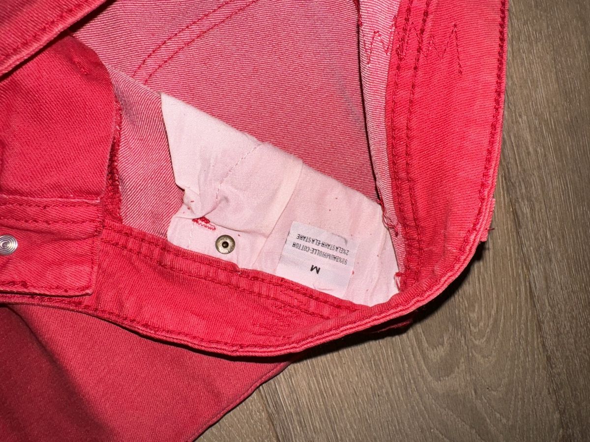 Pantaloni: Bermuda Shorts Gr. M rot Top Zustand – Usato da Altdorf UR venduto da Lilelo82 1