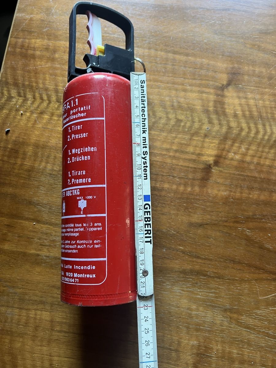 Feuerlöscher: Feuerlöscher – Gebraucht aus Niederrohrdorf von beniledergerber 3