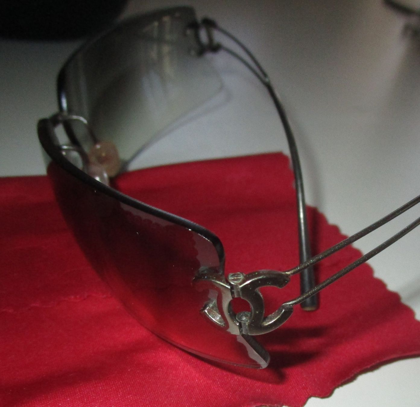 Chanel Lunettes & Verres: Chanel Sonnenbrille – D'occasion à Wädenswil par Freizeitspass11 9