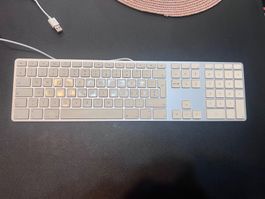 Apple Keyboard — gepflegt und sauber