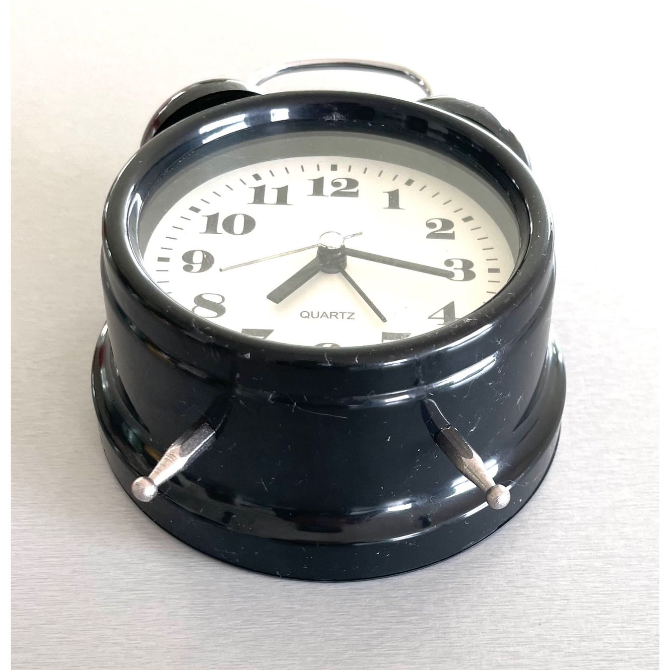 Wecker: Wecker, Quarz, schwarz, Durchm. 9cm, H 17, B 12cm – Gebraucht aus Amriswil von fit8580 1