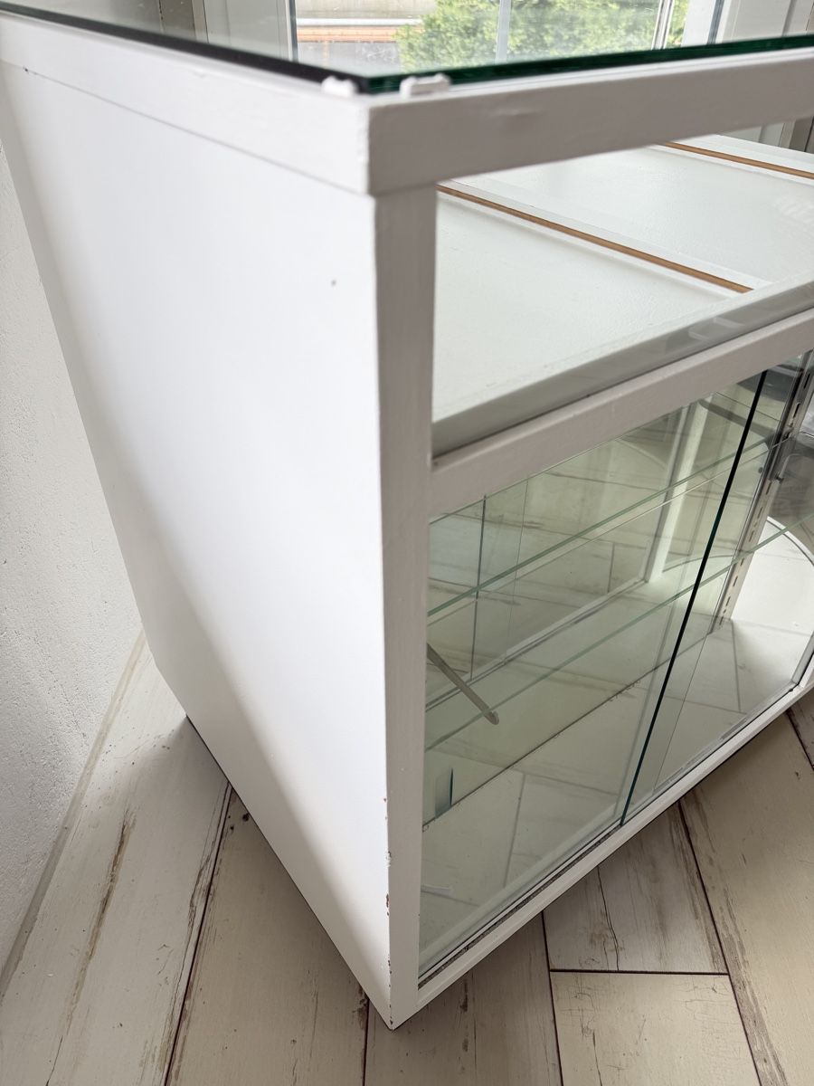 Vitrinen: *ab Fr.1.-* Vitrine mit gebogenem Glas – Gebraucht aus Aetigkofen von photoallerlei 1