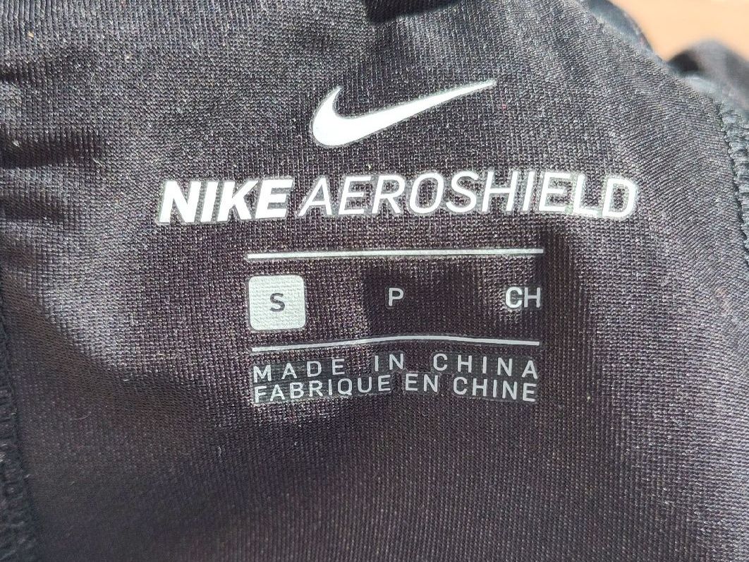 Nike Giacche: Nike Aeroshield Frauenjacke – Nuovo (secondo la descrizione) da Cumbel venduto da anj_b8wj
