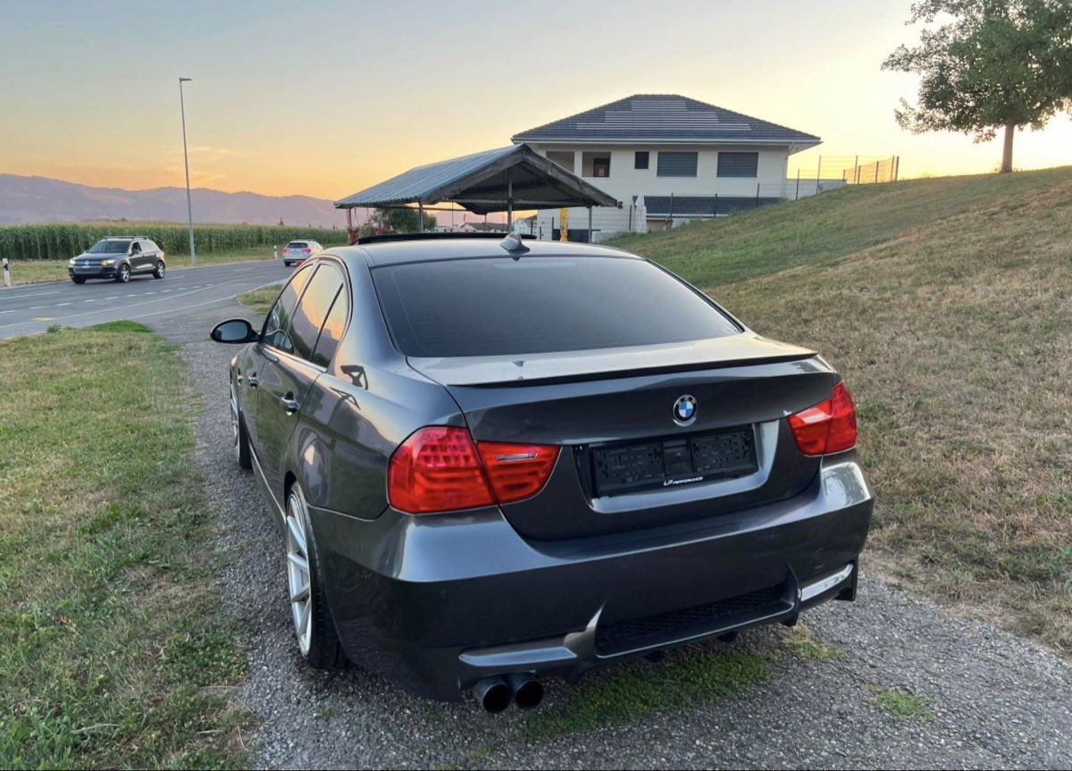 BMW Autos: BMW 330XI M3 OPTIK – Gebraucht aus Näfels von YK_4747K 2