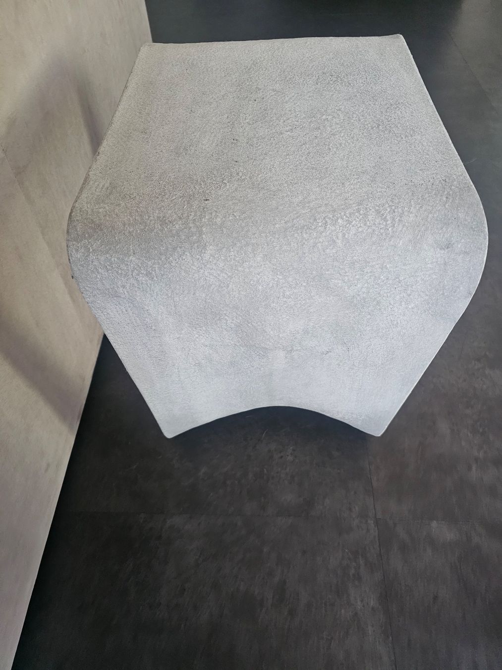 Tavoli: Table appoint béton - Design – Usato da Château-d'Oex venduto da bla_b6mv 2