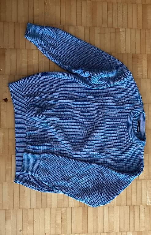 Pulls & Sweat-shirts: Hellblauer Strickpullover – D'occasion à Baden par ann_7jjw