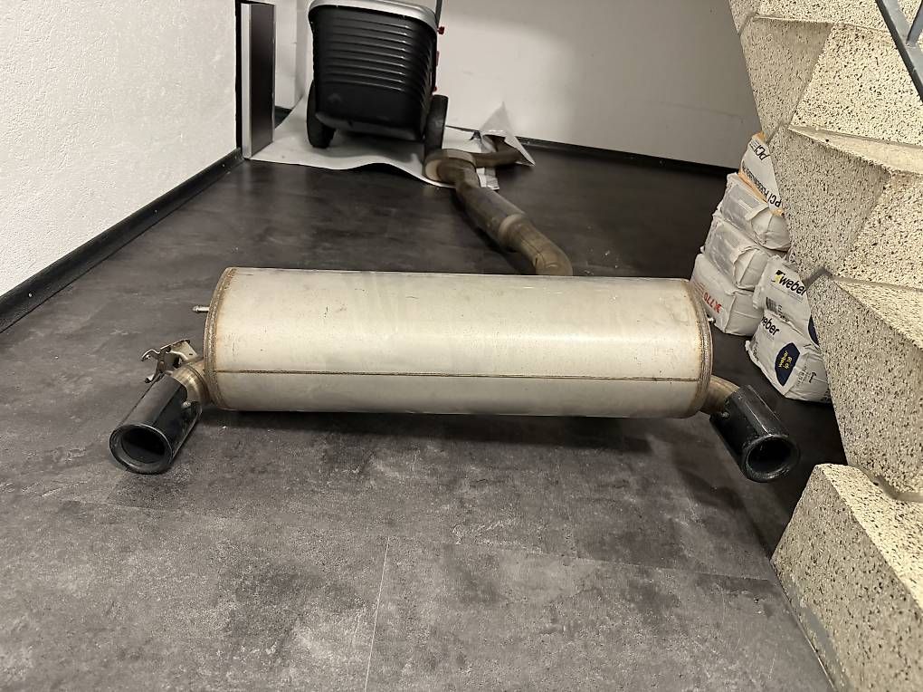 BMW Sistemi di scarico: Original Auspuff BMW M140i – Usato da Seewen SZ venduto da Archi96 1