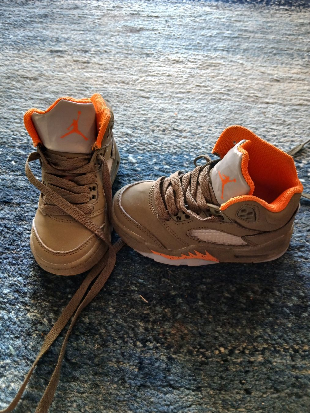 Scarpe per ragazzi: *Nike Air Jordan 5 Retro*  – Usato da Wichtrach venduto da zozifabi