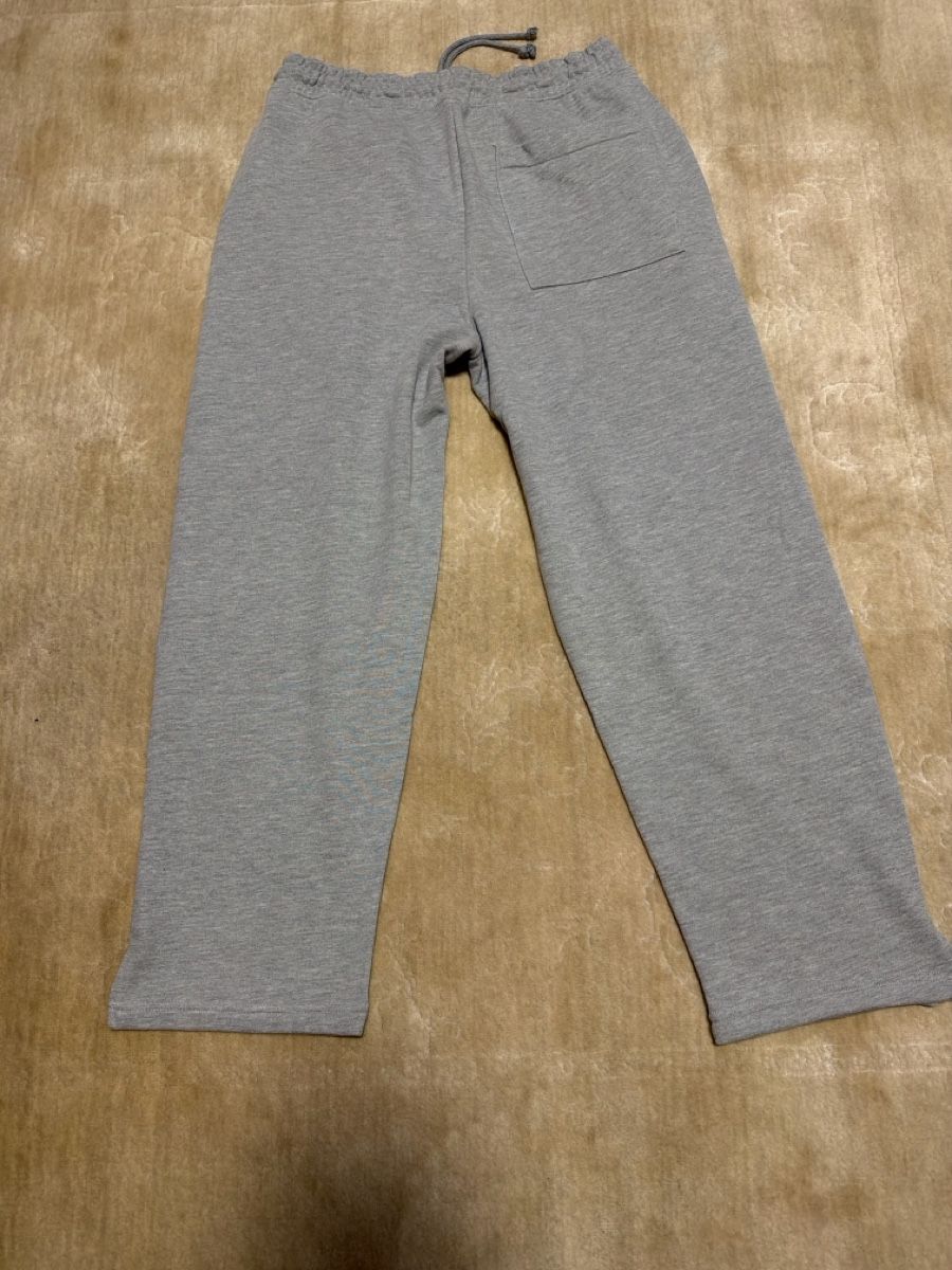 Pantalons: Pantalon de jogging Pull&Bear gris taille M  – Neuf (Voir description) à Fribourg par cat_tb68 1
