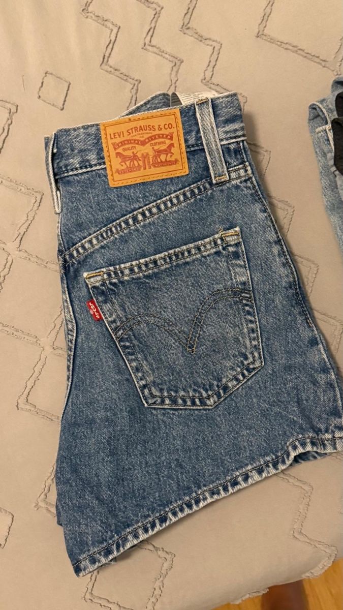Levi's Kleiderpakete & -sets:     Levi’s-Kleidung – Gebraucht aus Emmenbrücke von pie998 5