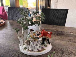 Porzellanfigur Paar unter Baum guter Zustand