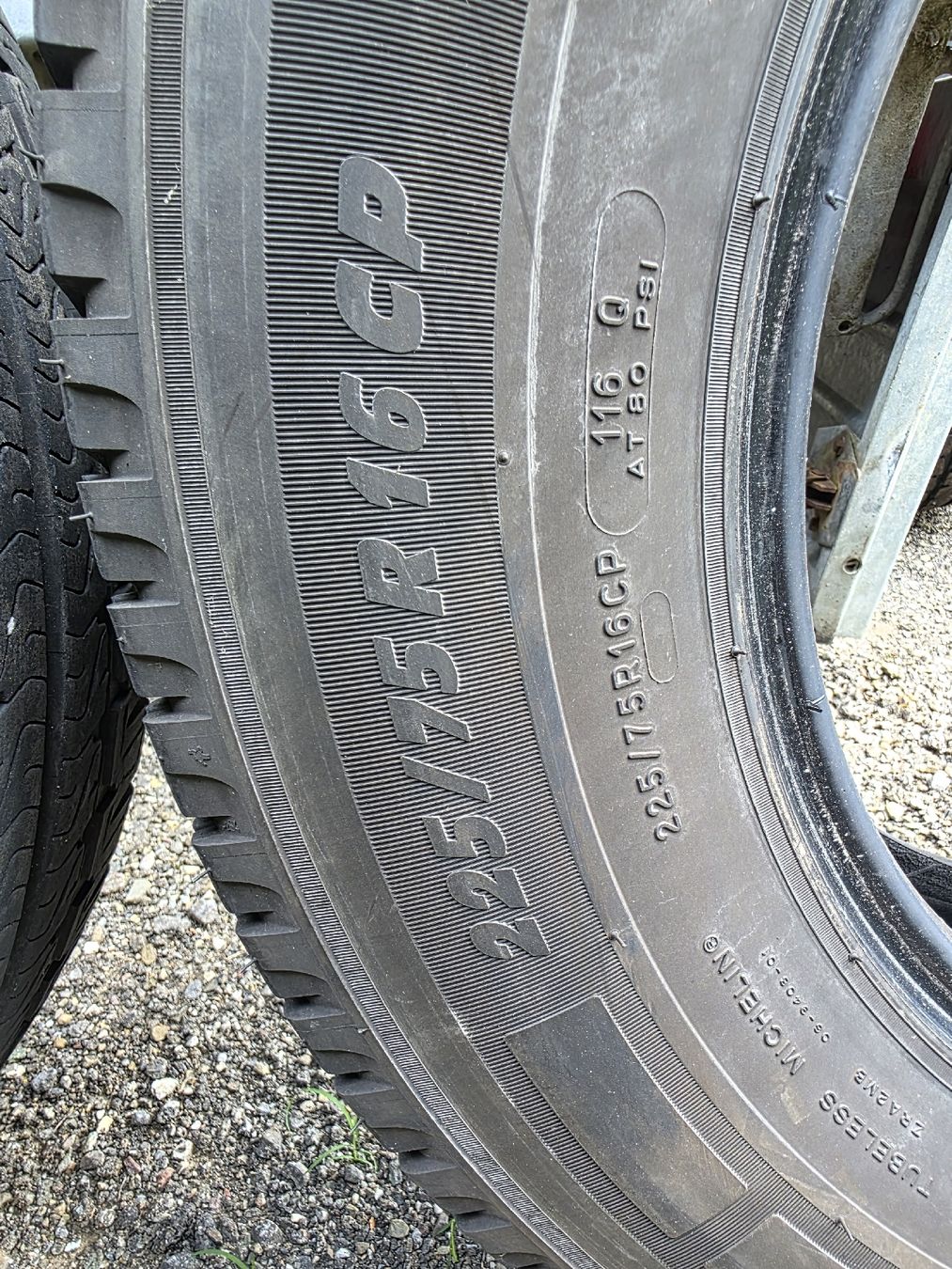 Michelin Pneus & Roues: 2 Michelin Agilis Camper 225/75 R 16 – D'occasion à Oberwil (Dägerlen) par Lugi17 4