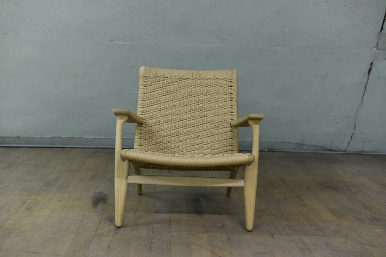 Poltrone: Sessel CH25 von Hans J. Wegner – Usato da Lichtensteig venduto da UsedIN 1