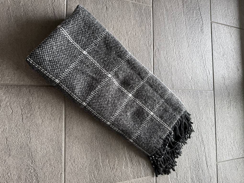 Foulard & Sciarpe: Grosser Schal - wie neu – Nuovo (secondo la descrizione) da Oberentfelden venduto da a-l-e-x