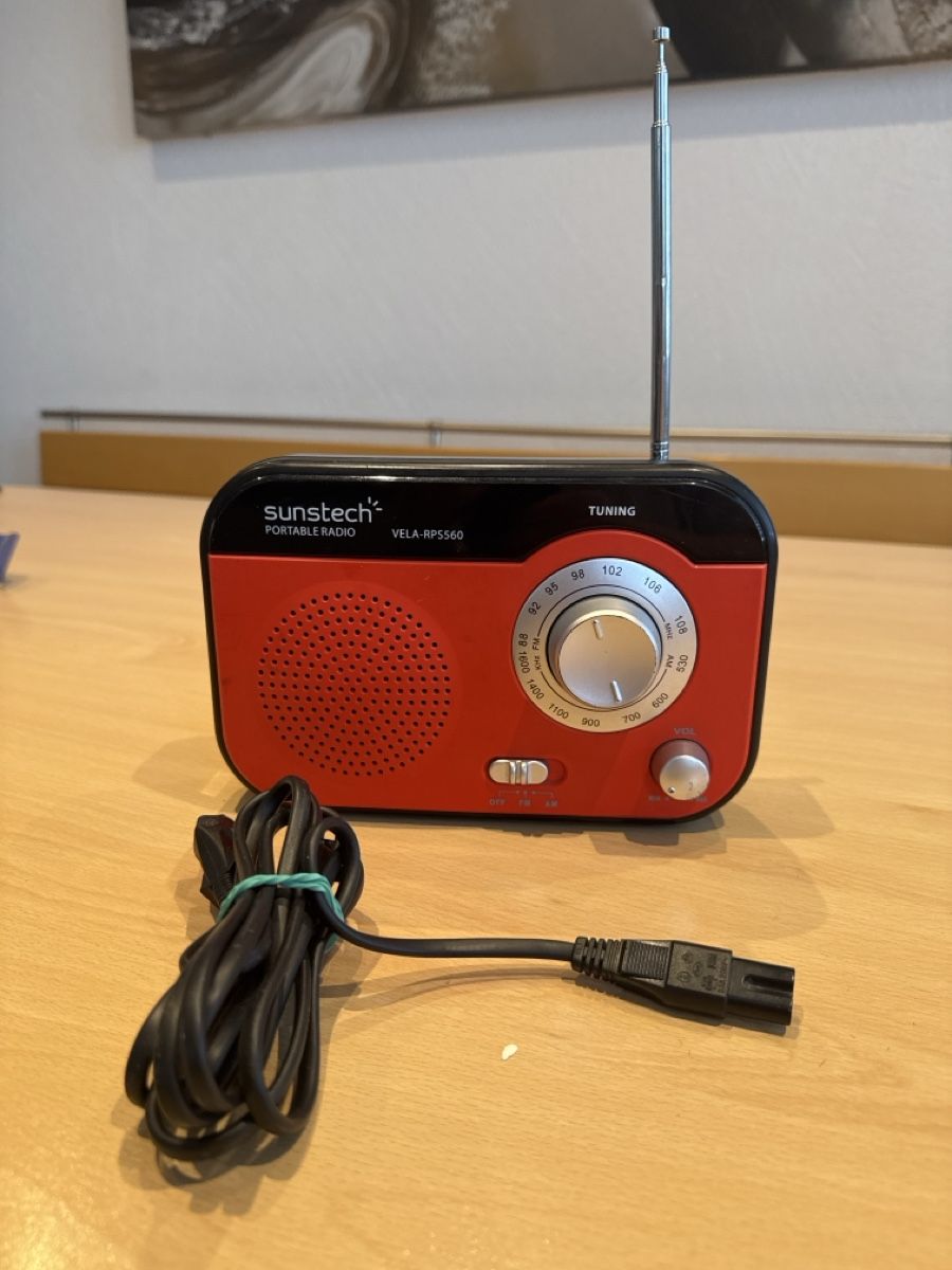 Radio: Sunstech Vela RPS560 Portable Radio – Usato da Triesenberg venduto da Ratnam03