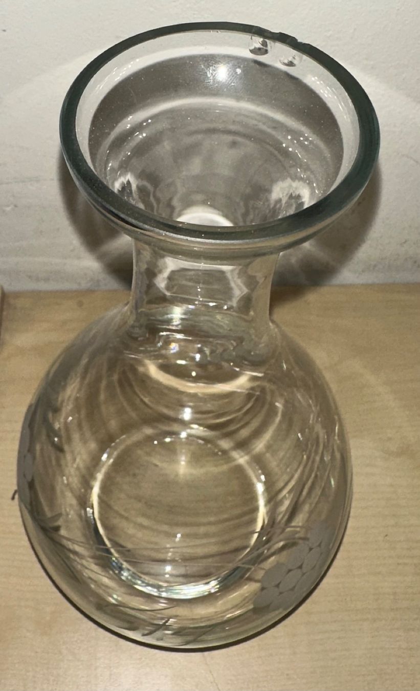 Caraffe: Dekorative Glaskaraffe mit Traubenmuster, Top Zustand – Usato da Münchenstein venduto da tsp01 1