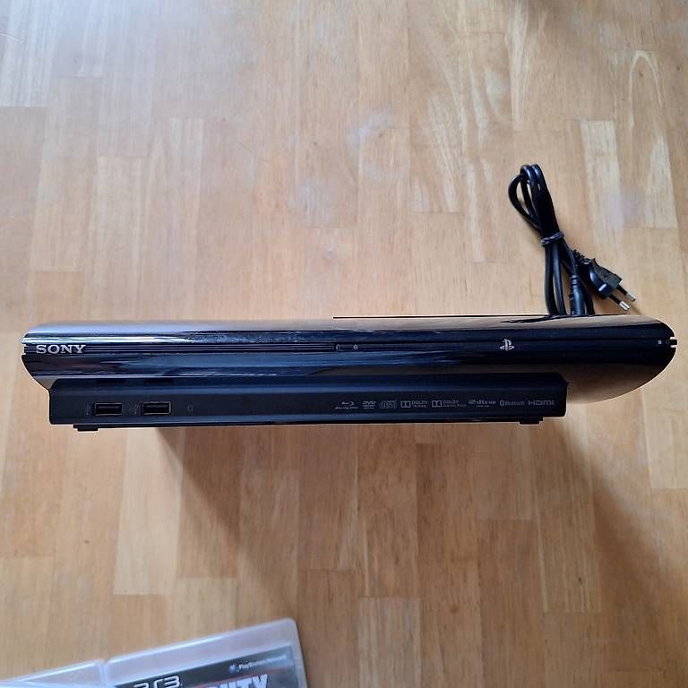 Sony Console: Sony PlayStation 3 inkl. 3 COD-Spiele – Usato da Solothurn venduto da Nojted 4