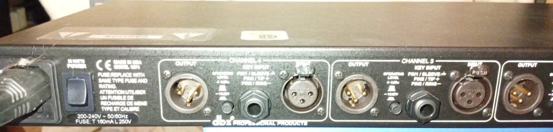 Dbx Egaliseurs: DBX 1074 Quad Noise Gate Dynamic Processor Rack Effektgerät – D'occasion à Zénauva par Alois6 4