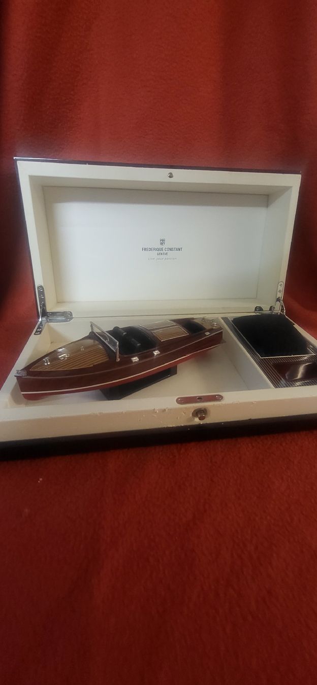 Boîtes de montres: Frederique Constant-Etui mit Werbeschiffchen – D'occasion à Boll par BollArtAntik 2