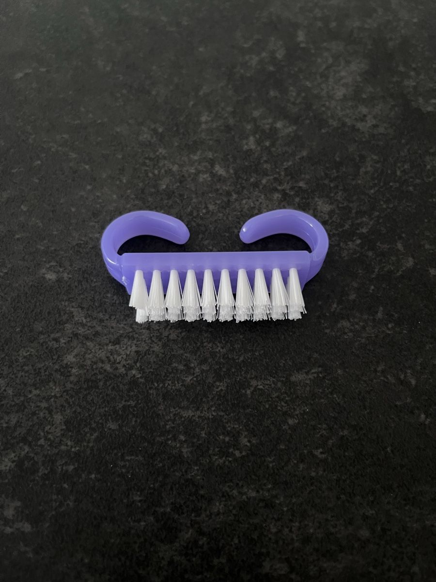 Künstliche Fingernägel: Nagelbürste – Neu und originalverpackt aus Triesen von weestocks12