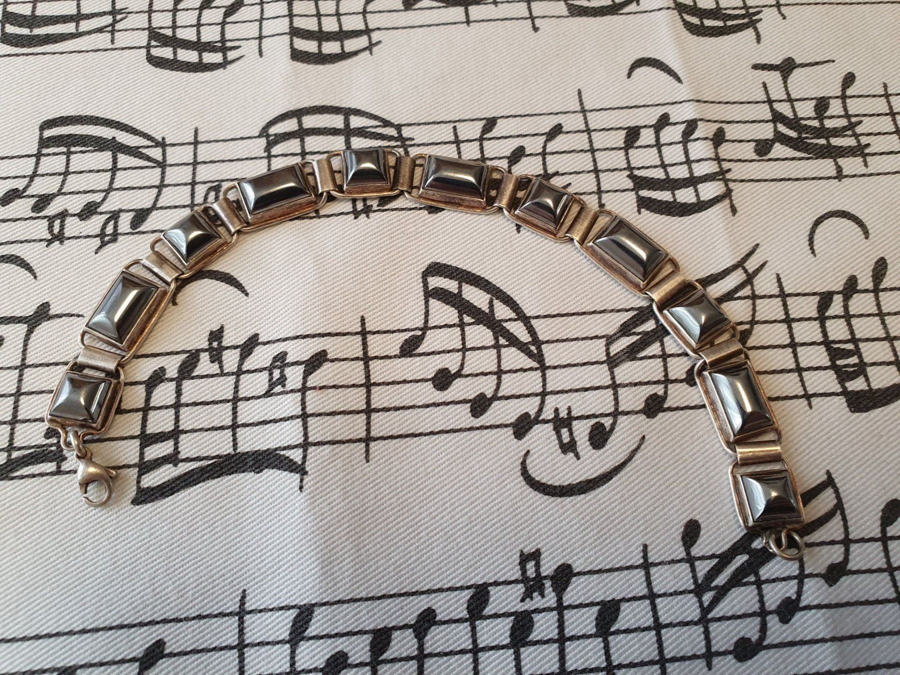 Armbänder & -reifen: Phantastisches Designer Vintage Hämatit- – Gebraucht aus Wohlen AG von palmsprings 1