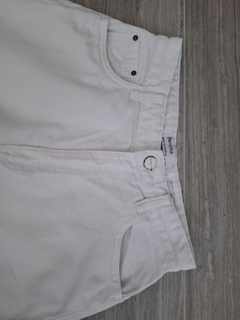 Bershka Jeans: jeans blanc taille haute 36 – Usato da Ecublens FR venduto da ame_y8tq 3