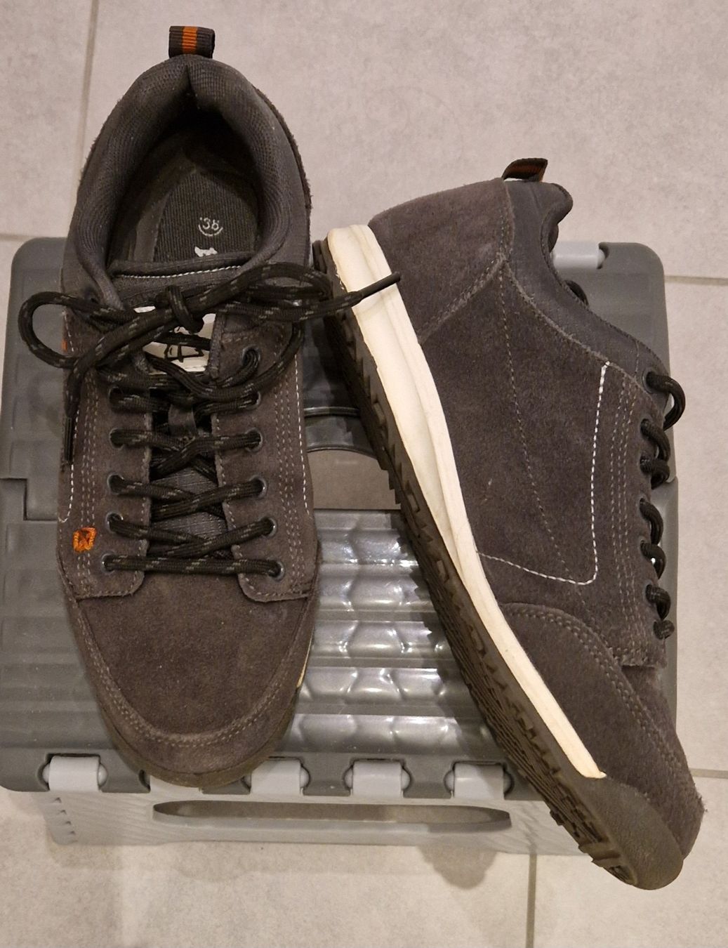 Scarpe da donna: beach montain grandeur 38 – Usato da Couvet venduto da Pioune