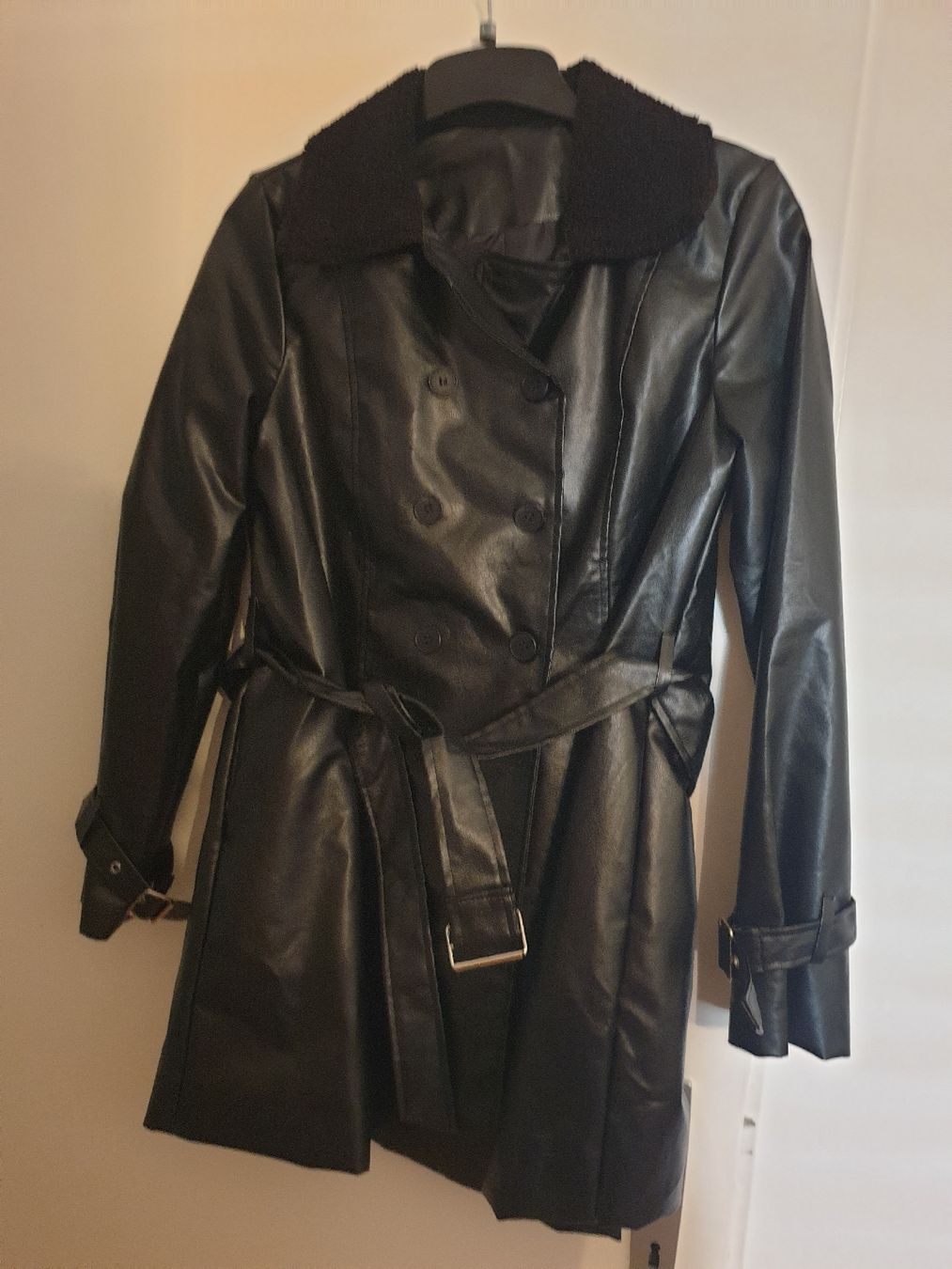 Giacche: Neu veste Alpinemodehaus – Nuovo (secondo la descrizione) da Fribourg venduto da mal_8zjh 2