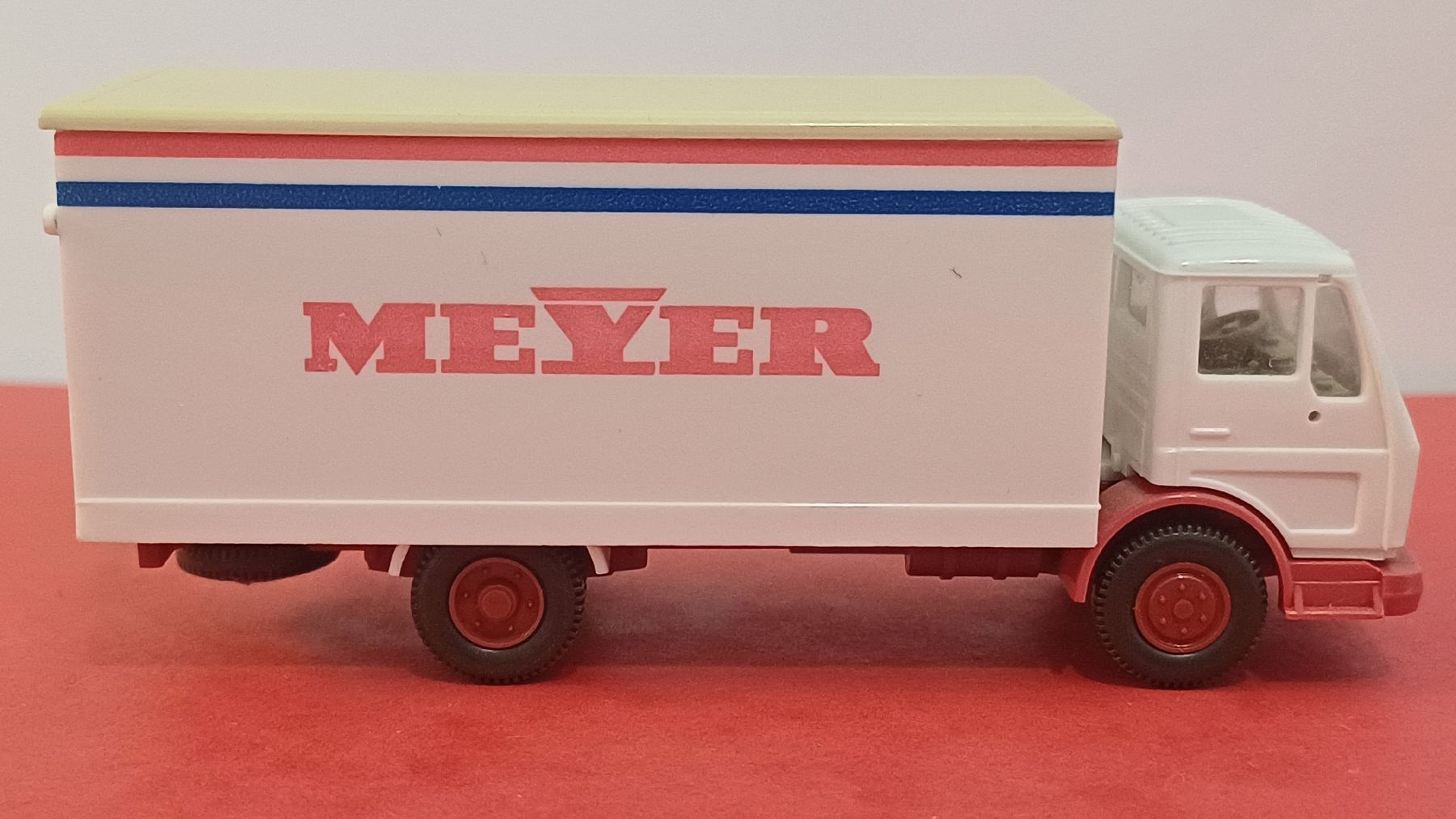 Wiking Modellini d'auto: Mercedes 1017 "Meyer" von Wiking – Usato da Uznach venduto da Katinka83 6