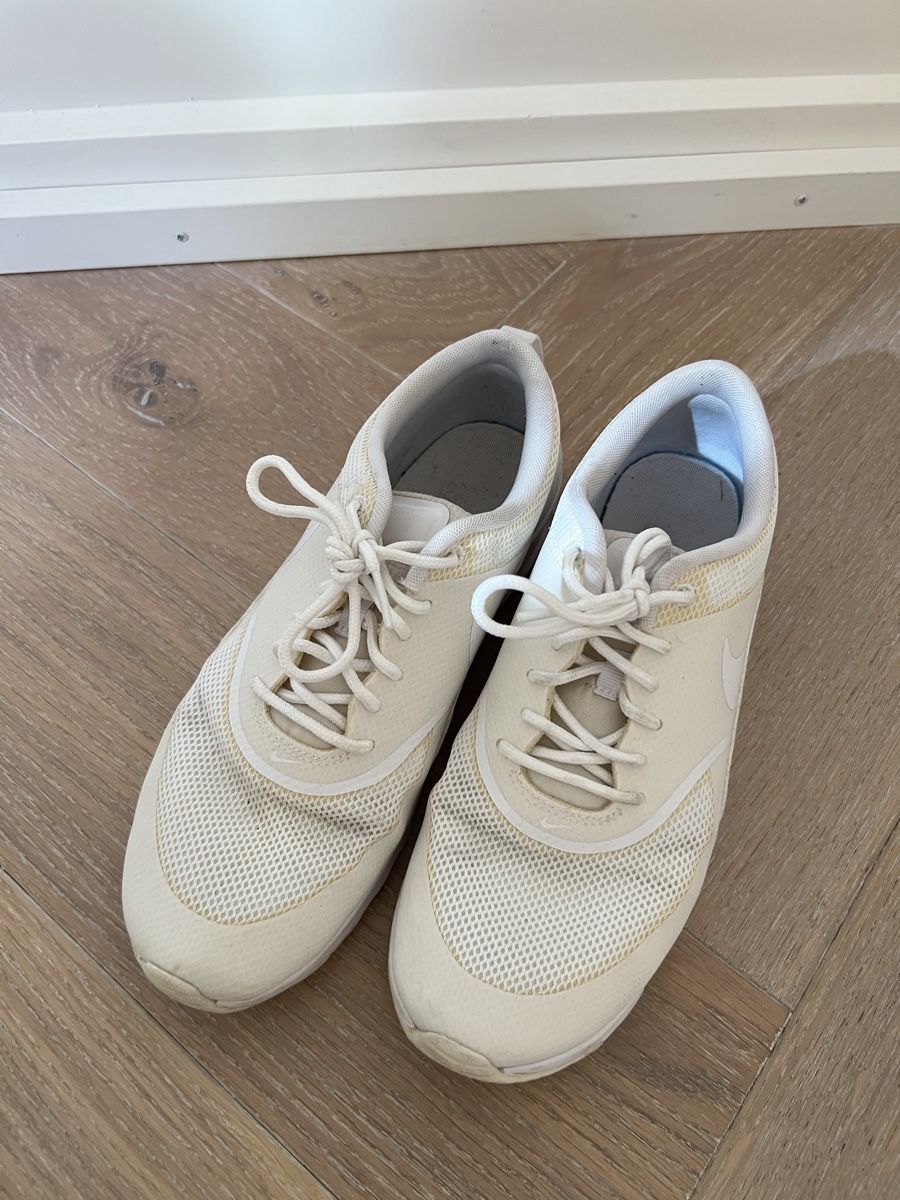 Nike Chaussures femmes: Nike Airforce White 39 – D'occasion à Zürich par Mirouch 1