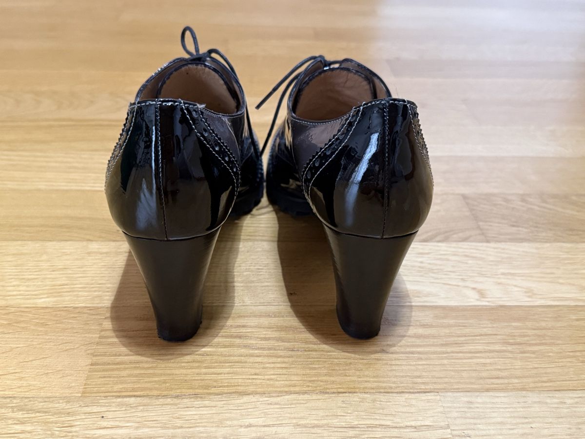 Chaussures femmes: Schuhe VITULLI & CO Lackleder Grösse 39 – D'occasion à Volketswil par Flamingo_66 2