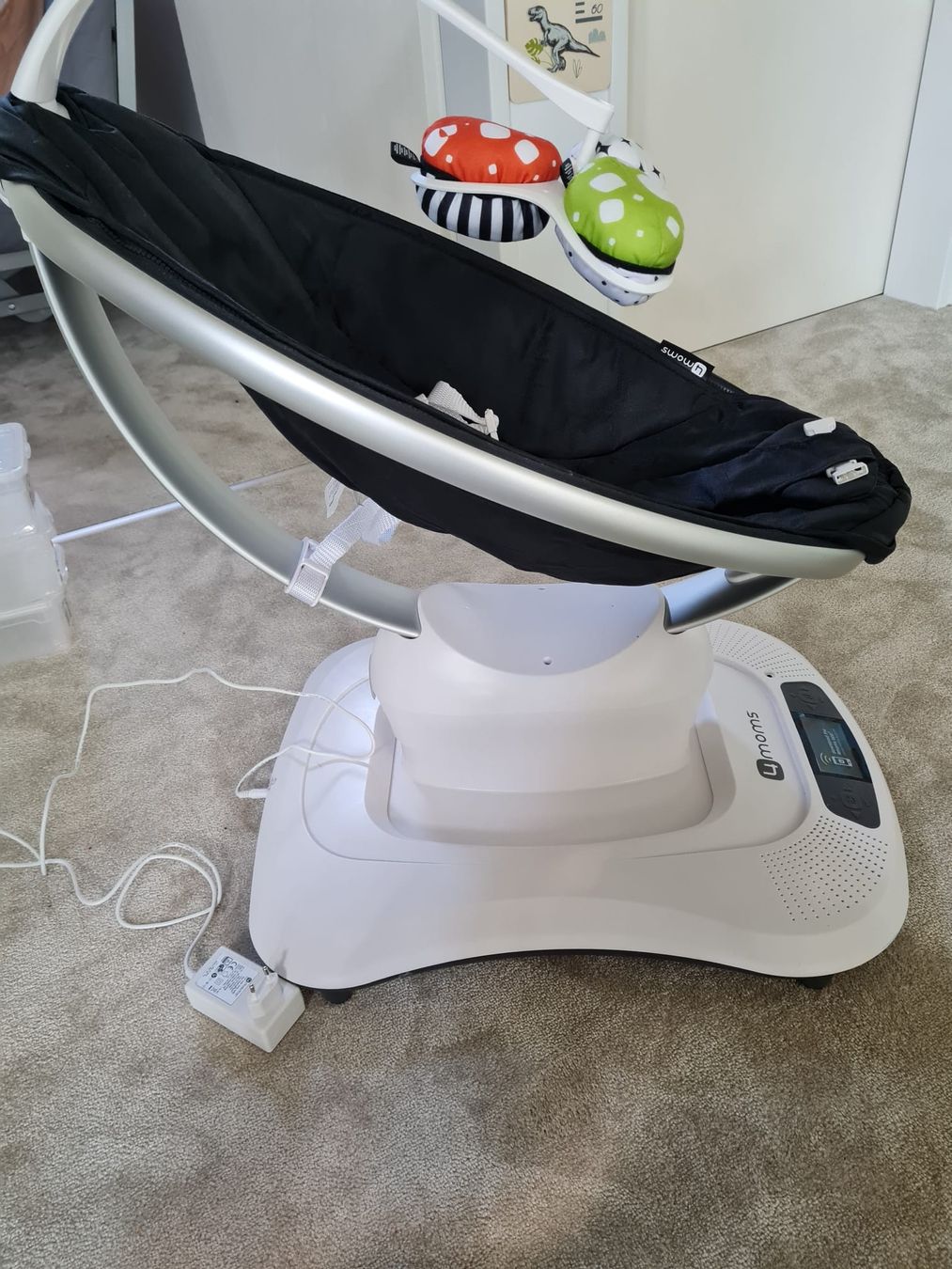 4moms Sdraiette & Sdraiette a dondolo: 4moms MamaRoo Babyschaukel mit Musik – Usato da Lengnau AG venduto da monopol 5