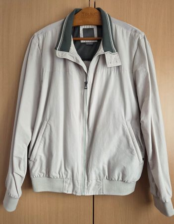 Neuwertige, gepflegte GEOX Jacke in hellem Beige, Grösse 52