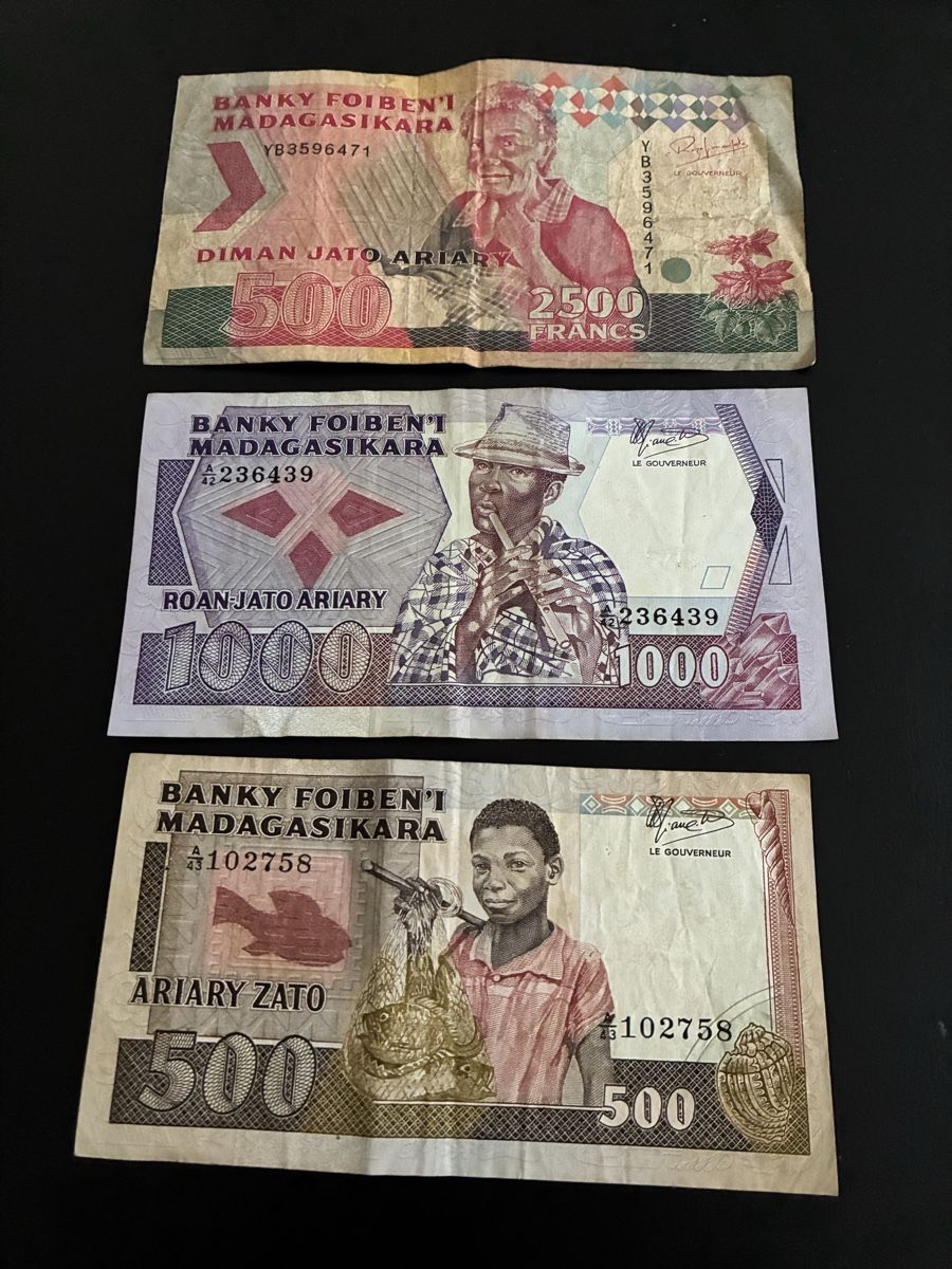 Banconote: 3 verschiedene Banknoten  – Usato da Dällikon venduto da Woldbanknoten 1