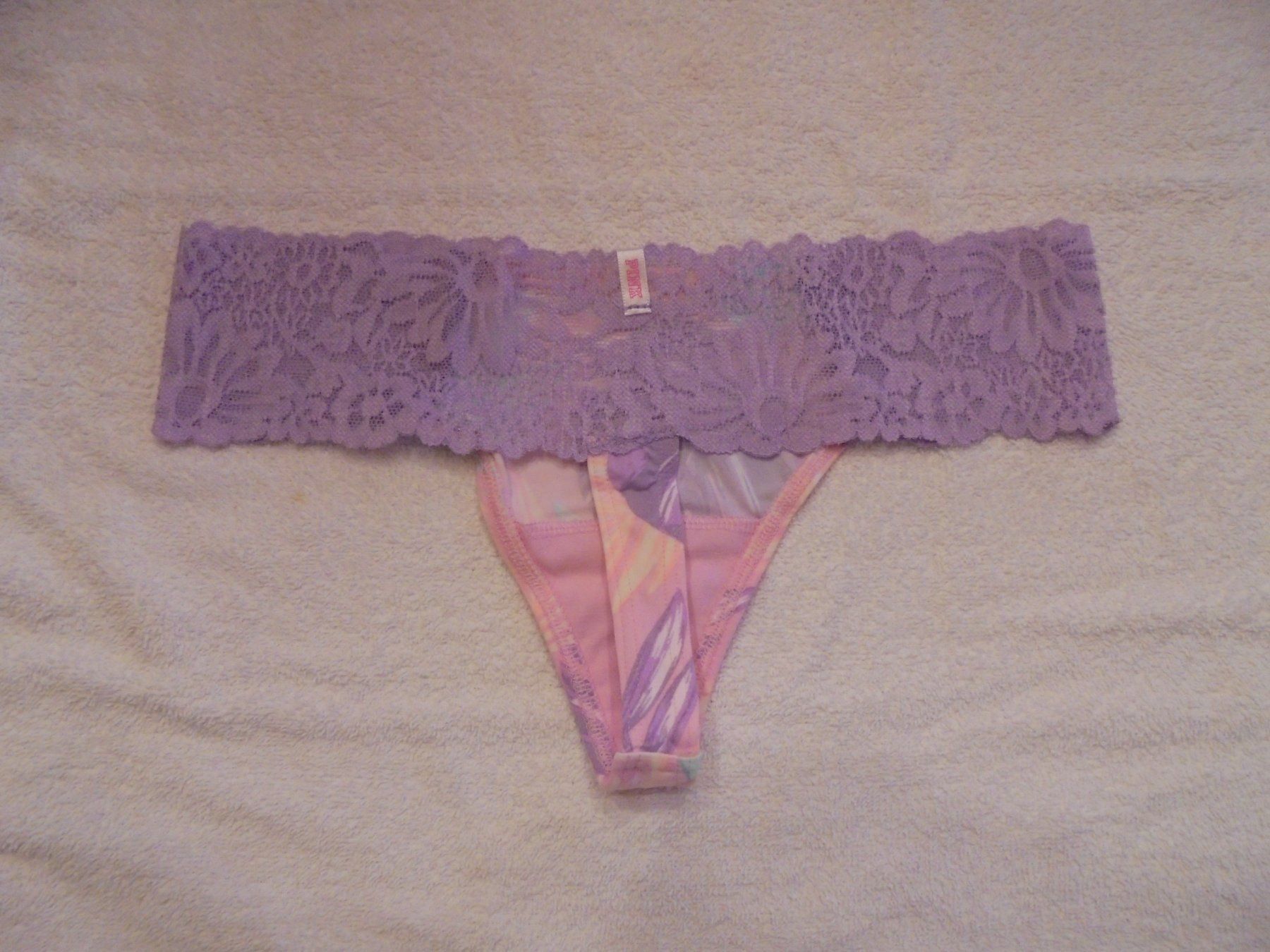 Victoria's Secret Autres dessous: VICTORIA'S SECRET THONG, S, NEU – Neuf avec emballage d'origine à Aarau Rohr par PinkSchwein 3